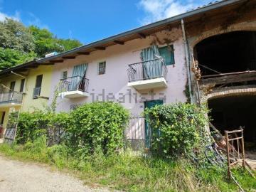 Villetta bifamiliare in vendita di 160 m² in Via Trotta, 56