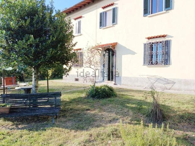Villetta bifamiliare in vendita di 160 m² in Via Villa di Piteccio, 1