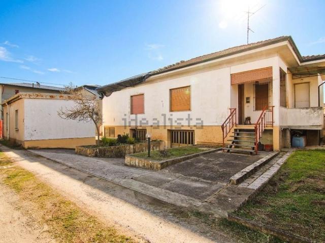 Villetta bifamiliare in vendita di 160 m² in Via A. Volta, 35
