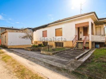 Villetta bifamiliare in vendita di 160 m² in Via A. Volta, 35