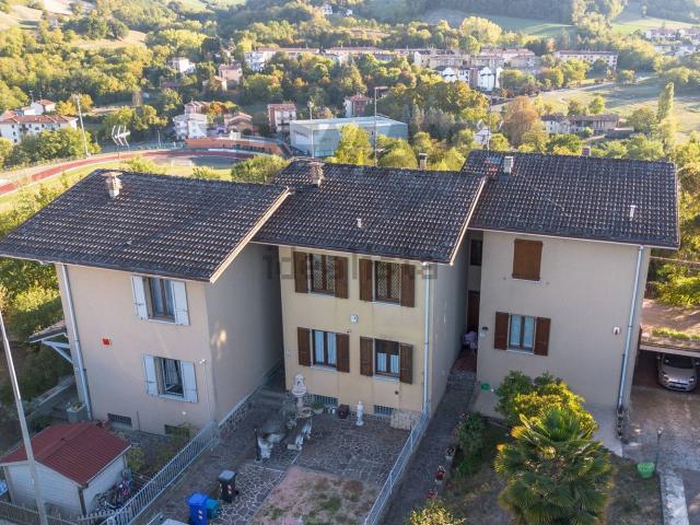 Villetta bifamiliare in vendita di 160 m² in Via Amerigo Vespucci, 15