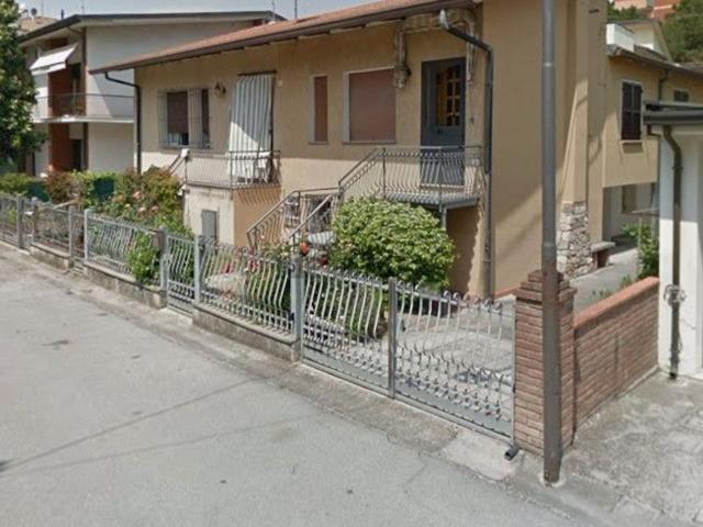 Villetta bifamiliare in vendita di 160 m² in Via Arrigo Boito, 2