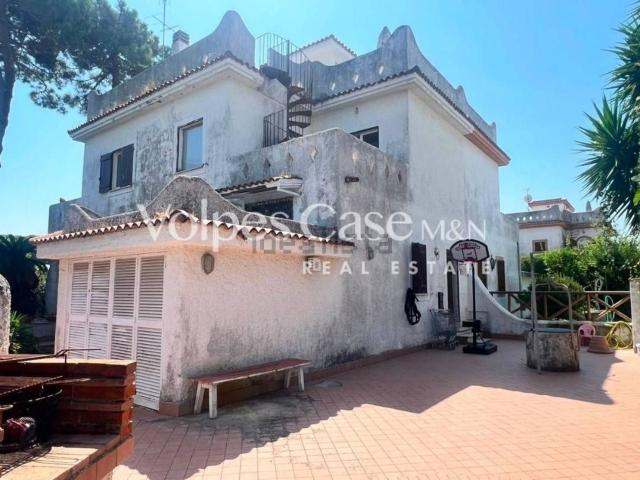 Villetta bifamiliare in vendita di 160 m² in Via Badino