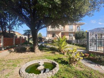 Villetta bifamiliare in vendita di 160 m² in Via Bologna