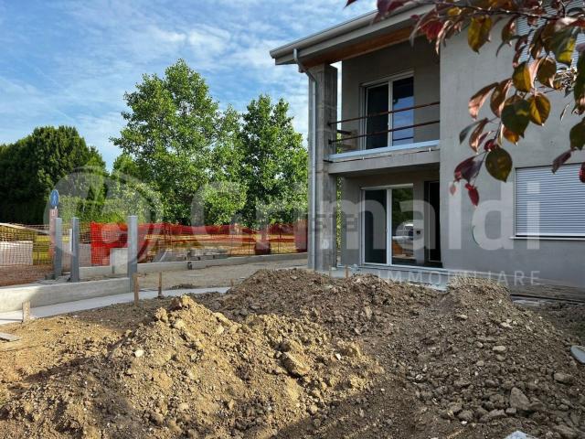 Villetta bifamiliare in vendita di 160 m² in Via C. Battisti