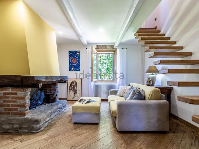 Villetta bifamiliare in vendita di 160 m² in Via Casolana, 16