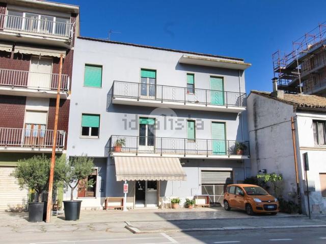 Villetta bifamiliare in vendita di 160 m² in Via Cesare e Luciano Gabrielli, 102