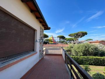 Villetta bifamiliare in vendita di 160 m² in Via dei Gattici, 87