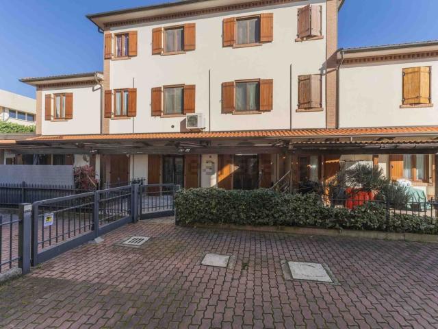 Villetta bifamiliare in vendita di 160 m² in Via del Borgo, 20