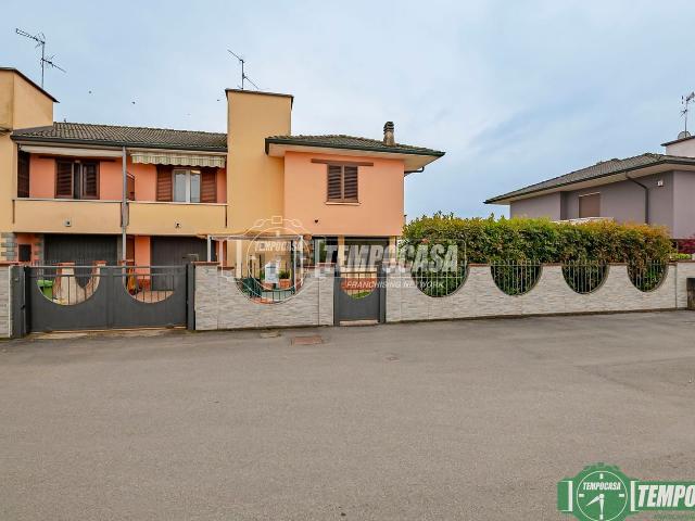 Villetta bifamiliare in vendita di 160 m² in Via Don Stefano Madonnini, 3