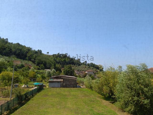 Villetta bifamiliare in vendita di 160 m² in Via Fontana, 150