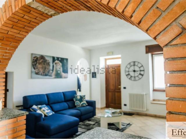 Villetta bifamiliare in vendita di 160 m² in Via Giacomo Puccini, 7