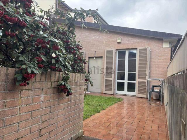 Villetta bifamiliare in vendita di 160 m² in Via Giuseppe Verdi