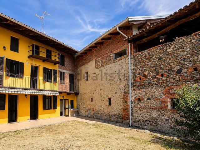 Villetta bifamiliare in vendita di 160 m² in Via Guglielmo Marconi, 60