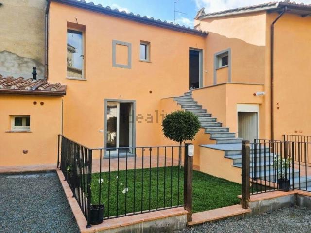 Villetta bifamiliare in vendita di 160 m² in Via Italo Scotoni
