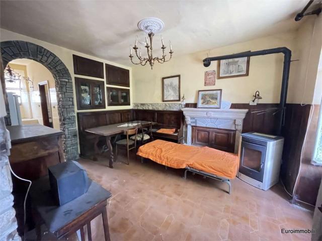 Villetta bifamiliare in vendita di 160 m² in Via la Costa