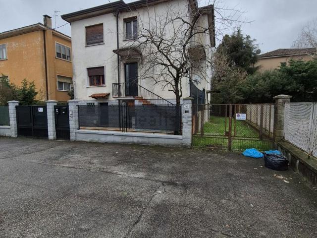 Villetta bifamiliare in vendita di 160 m² in Via Lucindo Faggin, 53