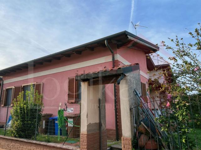 Villetta bifamiliare in vendita di 160 m² in Via Manzoni, 41