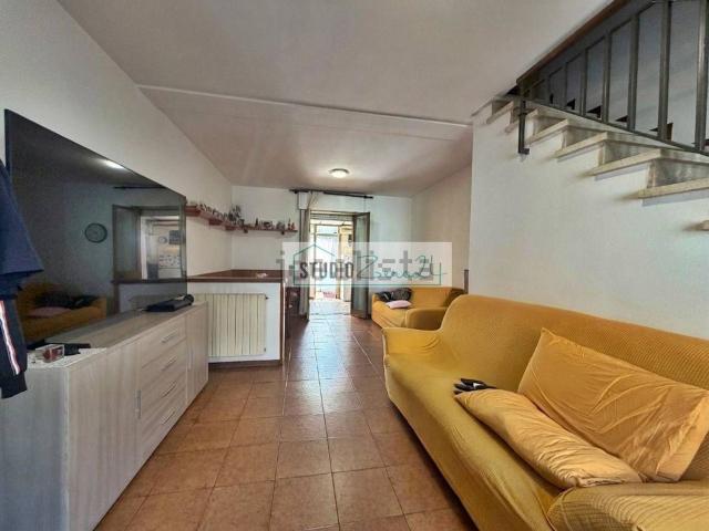 Villetta bifamiliare in vendita di 160 m² in Via Machiavelli