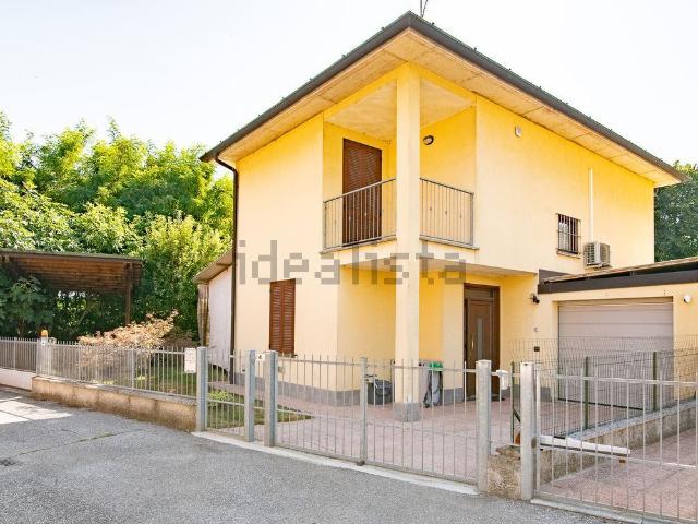 Villetta bifamiliare in vendita di 160 m² in Via Malcantone