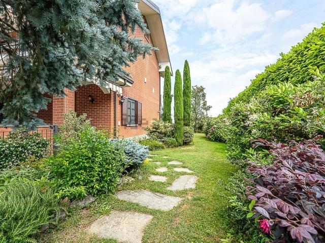 Villetta bifamiliare in vendita di 160 m² in Via Merlino, 23