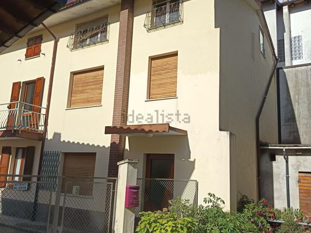 Villetta bifamiliare in vendita di 160 m² in Via Monte Grappa, 36