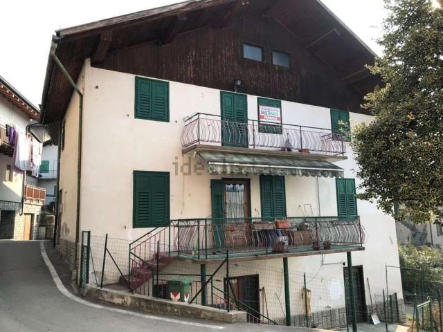 Villetta bifamiliare in vendita di 160 m² in Via Nuova Superiore, 5