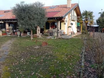 Villetta bifamiliare in vendita di 160 m² in Via Olmeo, 68