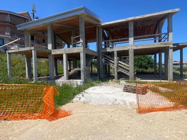 Villetta bifamiliare in vendita di 160 m² in Via Orazio Falduti
