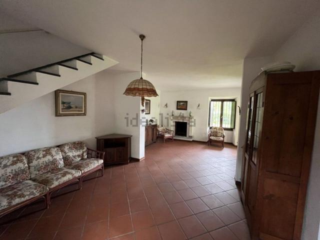 Villetta bifamiliare in vendita di 160 m² in Via Palatina