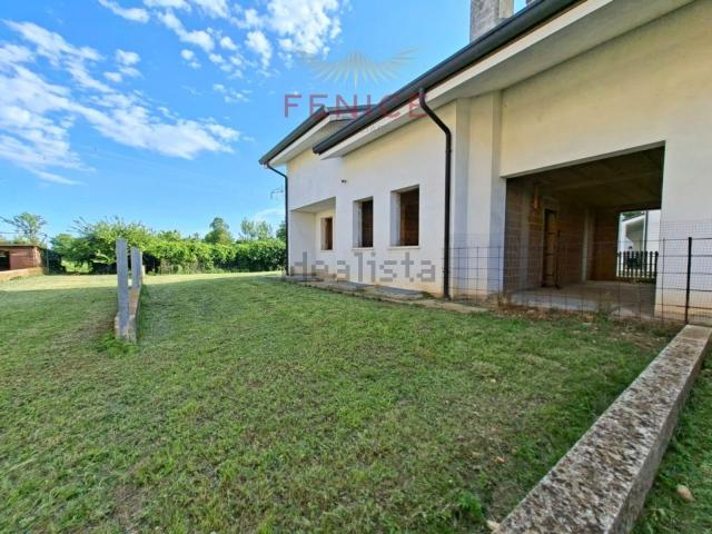 Villetta bifamiliare in vendita di 160 m² in Via Picciol