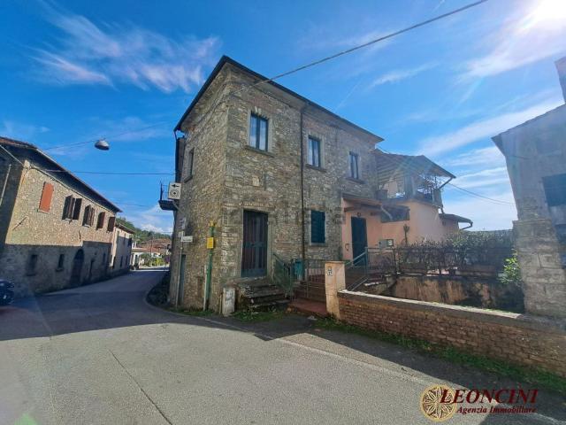 Villetta bifamiliare in vendita di 160 m² in Via Ponte Provinciale, 28