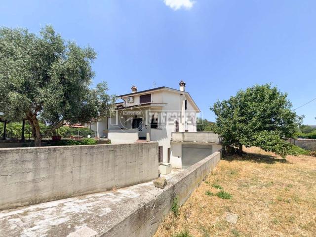 Villetta bifamiliare in vendita di 160 m² in Via Ponton dell&apos Elce