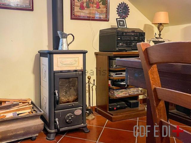 Villetta bifamiliare in vendita di 160 m² in Via Quinzia