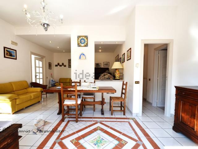 Villetta bifamiliare in vendita di 160 m² in Via Regina Margherita