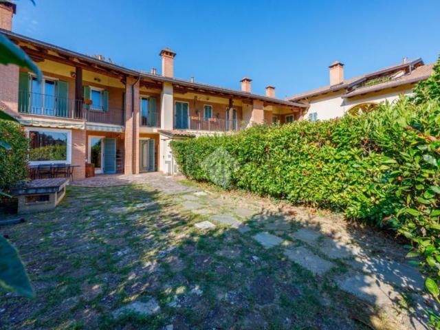 Villetta bifamiliare in vendita di 160 m² in Via Roma, 7