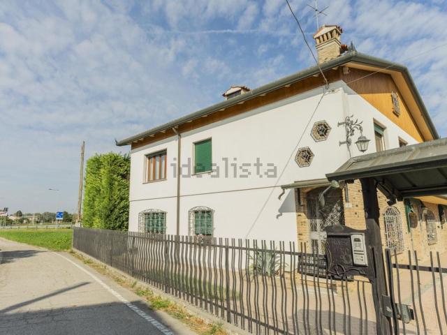 Villetta bifamiliare in vendita di 130 m² in Via Rusteghello, 2