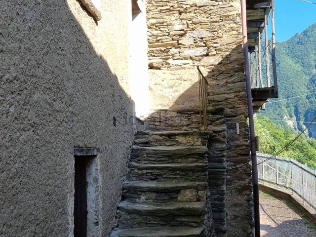 Villetta bifamiliare in vendita di 160 m² in Via Sant&apos Antonio, 2