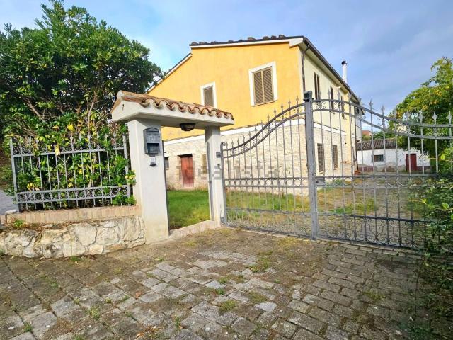 Villetta bifamiliare in vendita di 160 m² in Via Santo Stefano