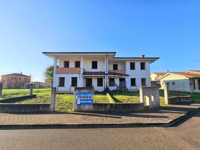 Villetta bifamiliare in vendita di 160 m² in Via San Luigi Orione