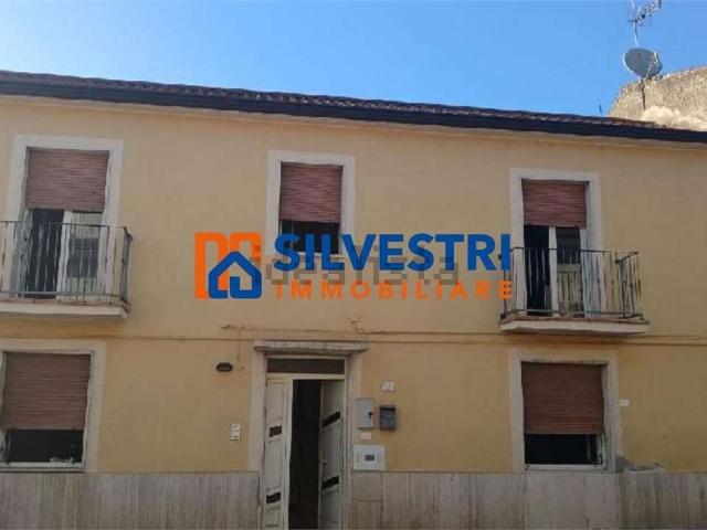 Villetta bifamiliare in vendita di 160 m² in Via Stazione
