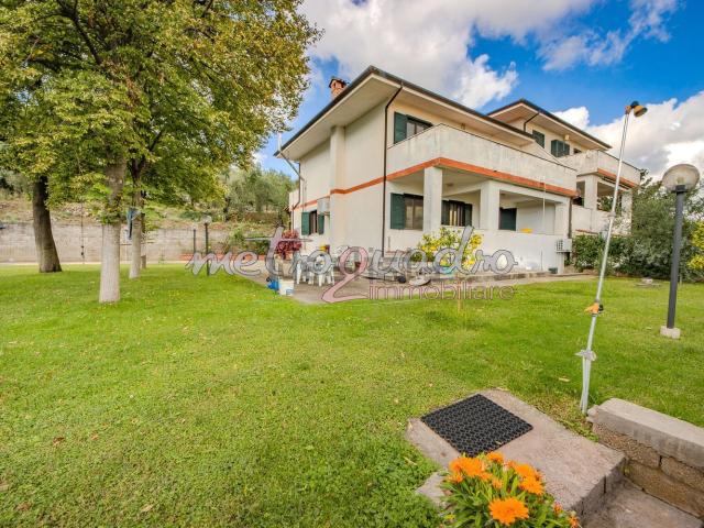 Villetta bifamiliare in vendita di 160 m²