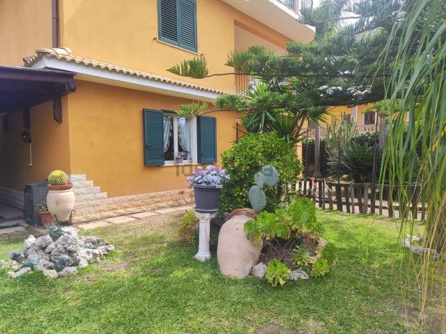 Villetta bifamiliare in vendita di 161 m² in Contrada Oliveto