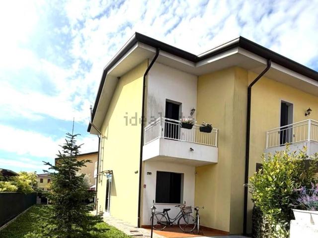 Villetta bifamiliare in vendita di 161 m² in Via Cavalieri di Vittorio Veneto, 27