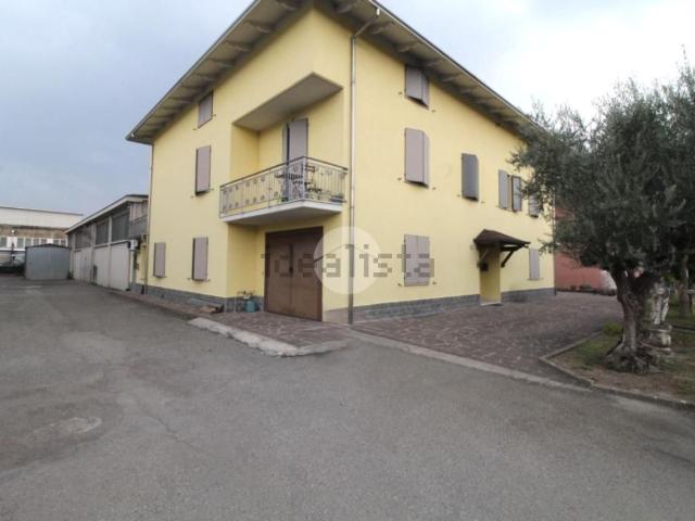 Villetta bifamiliare in vendita di 161 m² in Via Don Giovanni Corchia, 11
