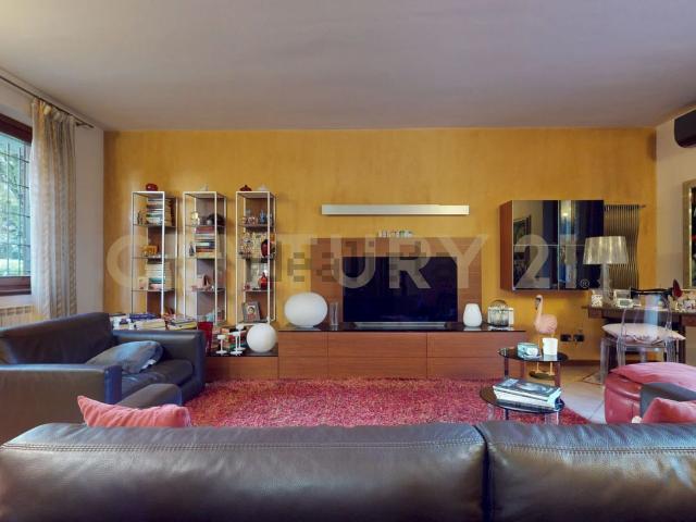Villetta bifamiliare in vendita di 161 m² in Via Salvo d&apos Acquisto, 61