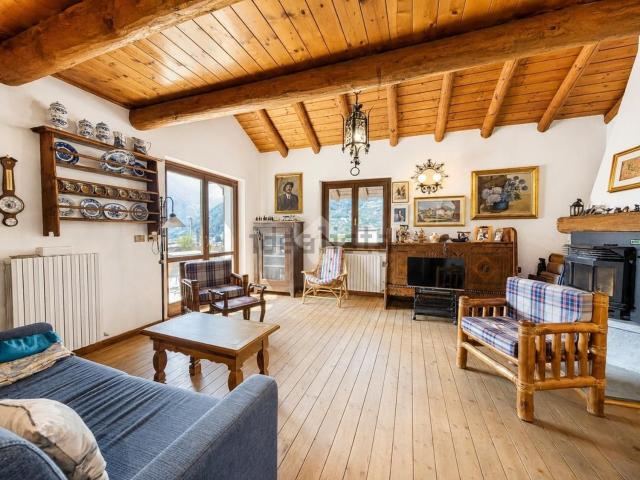 Villetta bifamiliare in vendita di 162 m² in Via Nicola Lucini, 14
