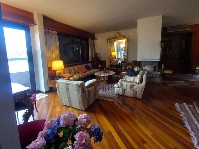 Villetta bifamiliare in vendita di 162 m² in Via Pistoiese