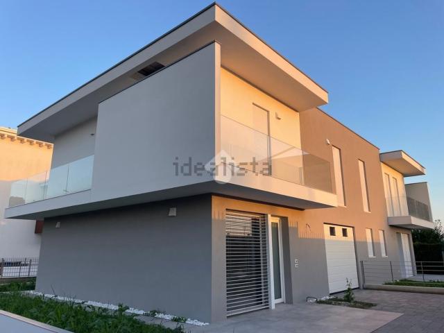 Villetta bifamiliare in vendita di 162 m²