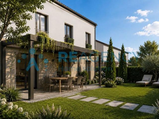 Villetta bifamiliare in vendita di 167 m² in Via Casetta